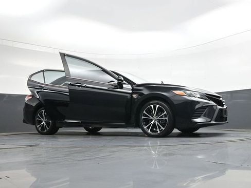 Used 2020 Toyota Camry SE image 41