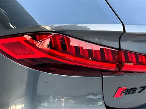 Used 2022 Audi RS 7 Sportback image 28