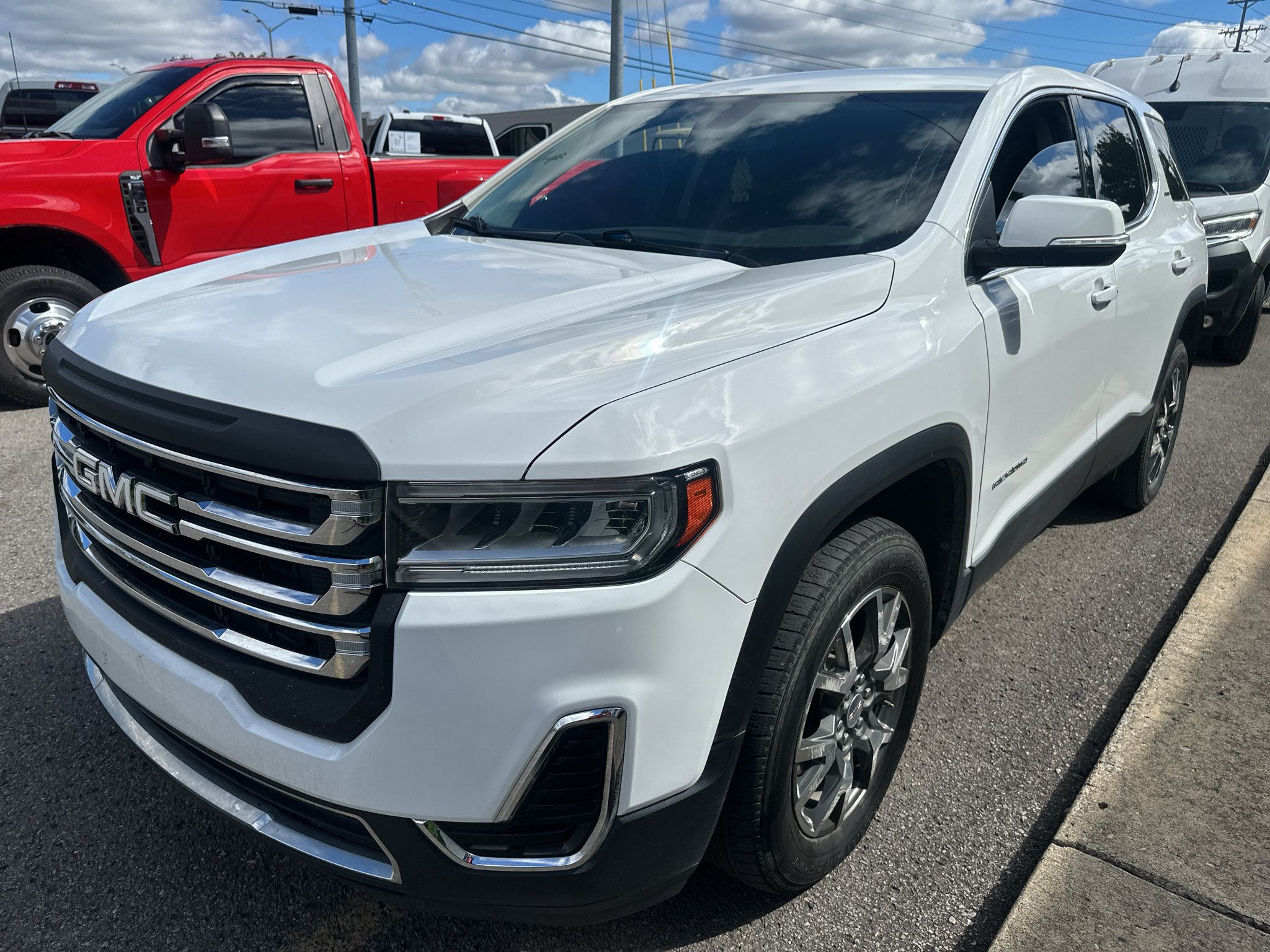 Used 2021 GMC Acadia SLE FWD image 8