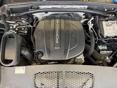 Certified 2021 Porsche Macan AWD/4WD image 27