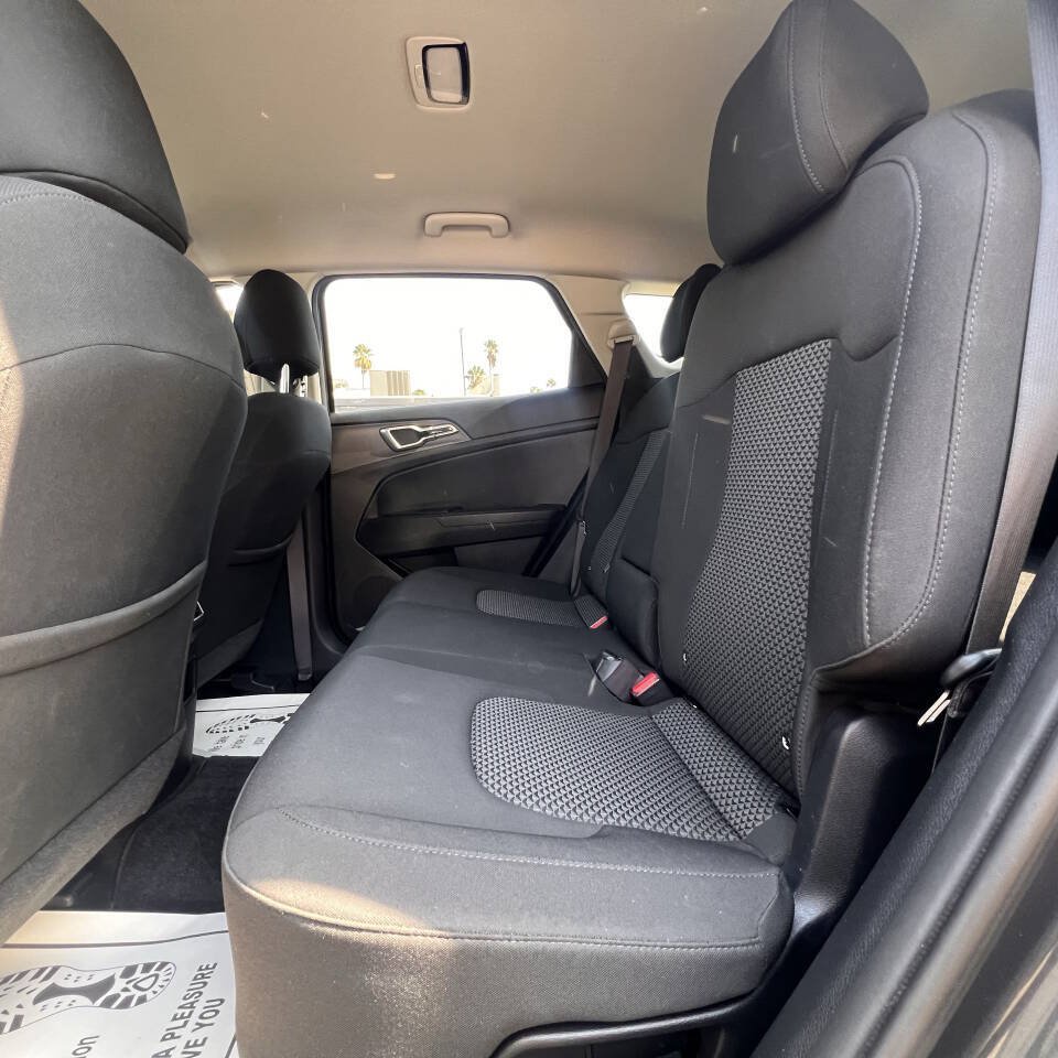 Used 2023 Kia Sportage LX AWD/4WD image 22