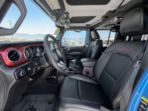 Used 2023 Jeep Gladiator Rubicon w/ LED Lighting Group AWD/4WD image 11