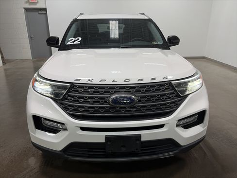 Used 2022 Ford Explorer XLT w/ Equipment Group 202A AWD/4WD image 39