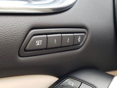 Used 2022 Buick Enclave Avenir w/ Avenir Technology Package image 21