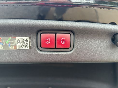 Certified 2024 Mercedes-Benz C 300 Sedan image 9