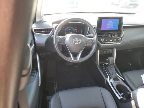 Used 2023 Toyota Corolla Cross XLE w/ Convenience Package AWD/4WD image 11
