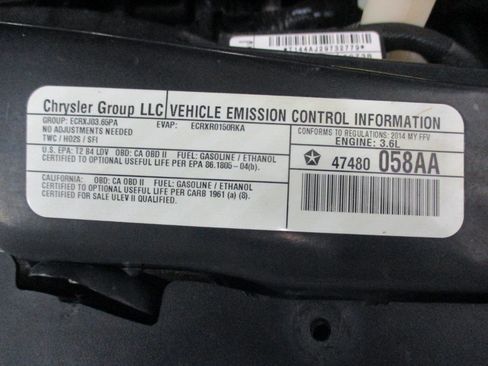 Used 2014 Chrysler Town & Country Touring image 30