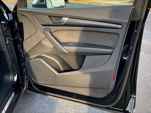 Used 2022 Audi SQ5 Premium image 22