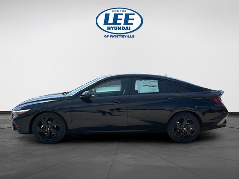 New 2026 Hyundai Elantra Sport FWD image 6