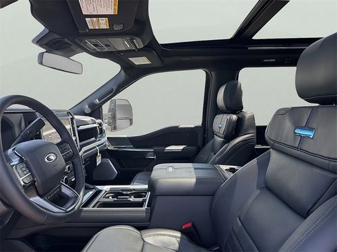 New 2025 Ford F350 Platinum w/ FX4 Off-Road Package image 15