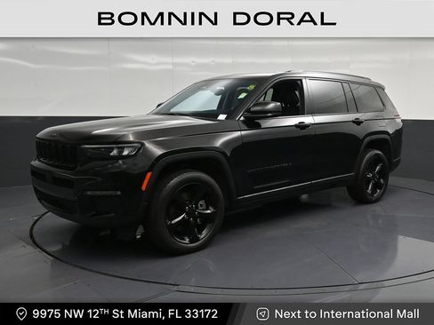 Used 2024 Jeep Grand Cherokee L Limited w/ Black Appearance Package RWD image 1