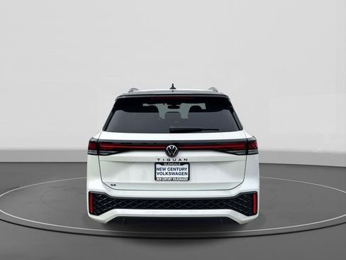 New 2026 Volkswagen Tiguan SE R-Line FWD image 4