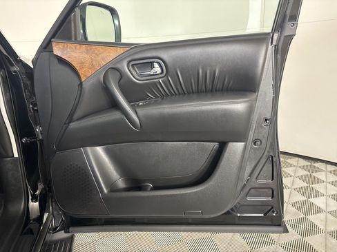 Used 2024 Nissan Armada SL w/ Captain's Chairs Package image 28