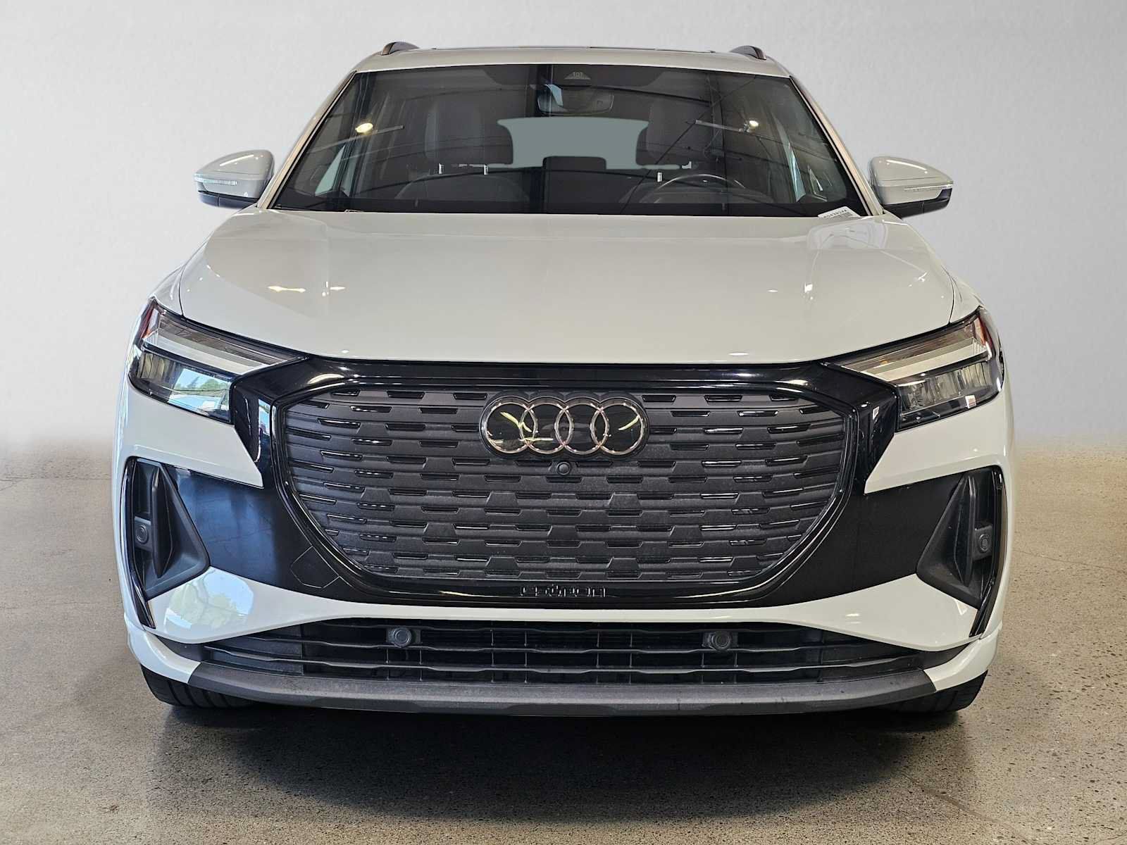 Used 2023 Audi Q4 e-tron Premium Plus w/ Premium Plus AWD/4WD image 8