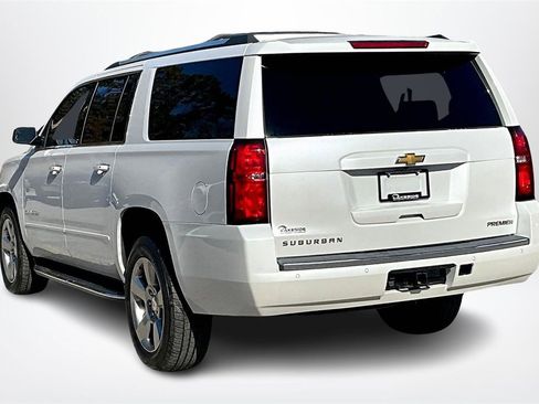 Used 2020 Chevrolet Suburban Premier image 4