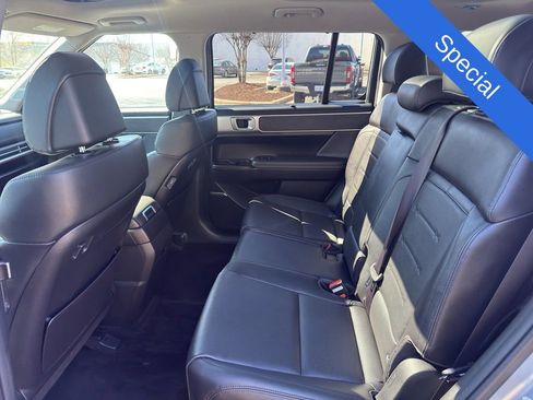 Used 2024 Hyundai Santa Fe Limited AWD/4WD image 8