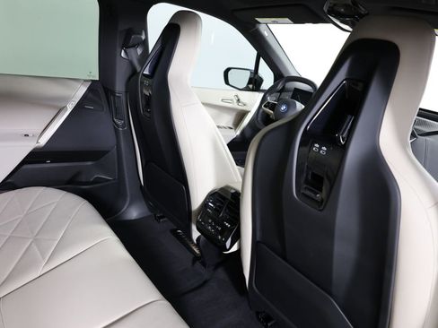 Used 2023 BMW iX xDrive50 w/ Premium Package AWD/4WD image 40