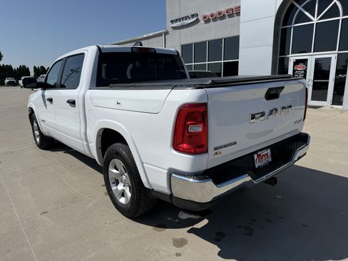 Used 2025 RAM 1500 Big Horn AWD/4WD image 36