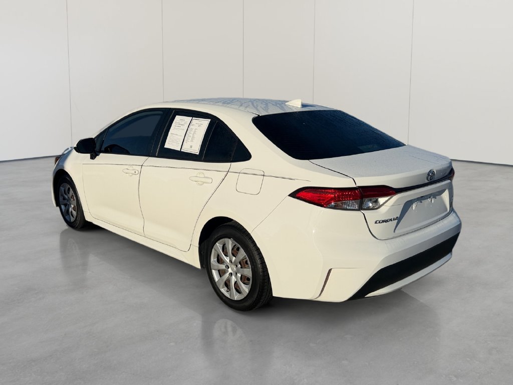 Used 2020 Toyota Corolla LE FWD image 3