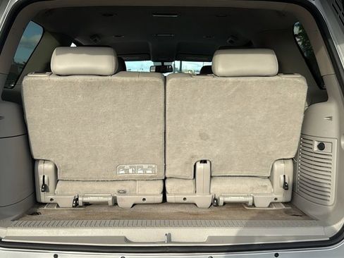 Used 2014 Chevrolet Tahoe LT RWD image 9