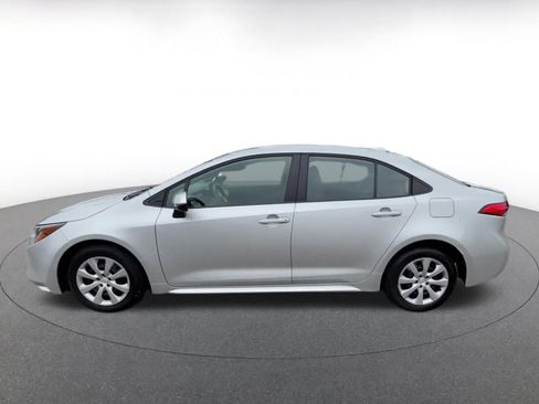 Used 2025 Toyota Corolla LE FWD image 8