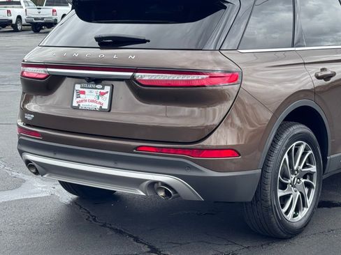 Used 2022 Lincoln Corsair Standard image 40