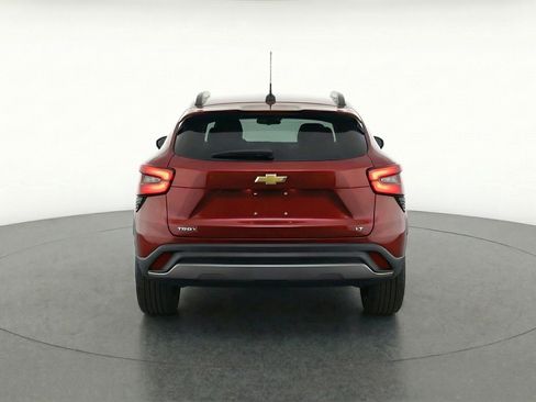 Used 2025 Chevrolet Trax LT FWD image 7