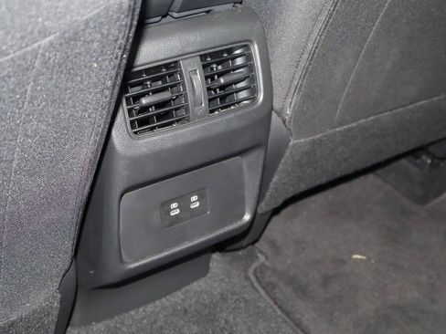 Used 2024 Nissan Rogue SV FWD image 18
