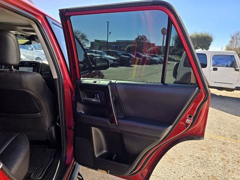 Used 2021 Toyota 4Runner Venture image 18