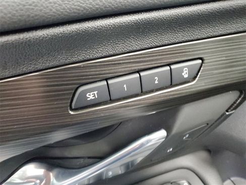 Used 2023 GMC Terrain SLT w/ Elevation Edition image 7