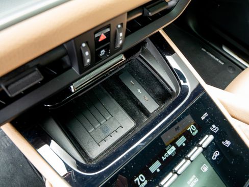 Certified 2025 Porsche Cayenne S AWD/4WD image 29