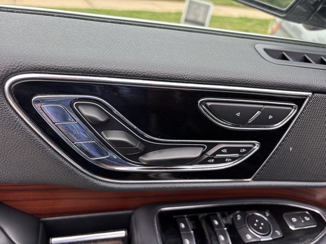 Used 2022 Lincoln Navigator L Reserve AWD/4WD image 23