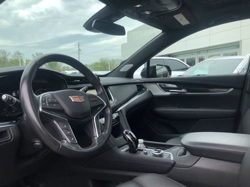 Used 2023 Cadillac XT5 Premium Luxury w/ LPO, Floor Liner Package AWD/4WD image 6
