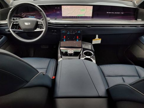 New 2025 Cadillac Escalade IQ Luxury 2 AWD/4WD image 12