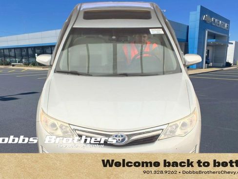 Used 2014 Toyota Camry XLE w/ Moonroof Package FWD image 17