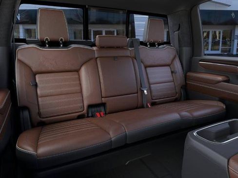 New 2026 GMC Sierra 2500 Denali Ultimate AWD/4WD image 17