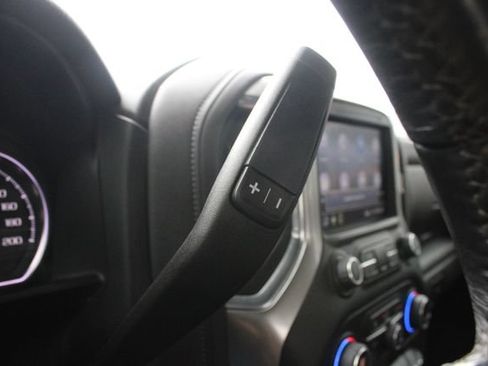 Used 2022 Chevrolet Silverado 1500 LT AWD/4WD image 13