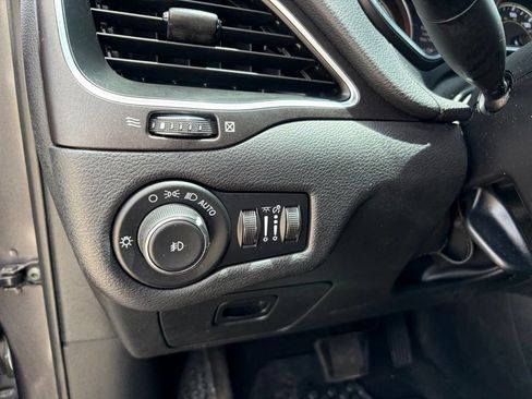 Used 2020 Jeep Cherokee Trailhawk w/ Cold Weather Group AWD/4WD image 27