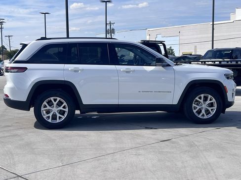 Used 2023 Jeep Grand Cherokee Limited w/ Trailer Tow Prep Group (B) image 4