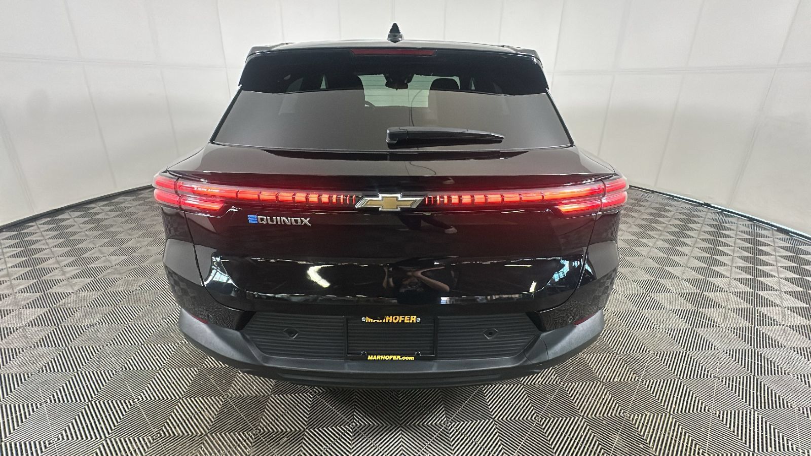 Used 2026 Chevrolet Equinox EV LT FWD image 4