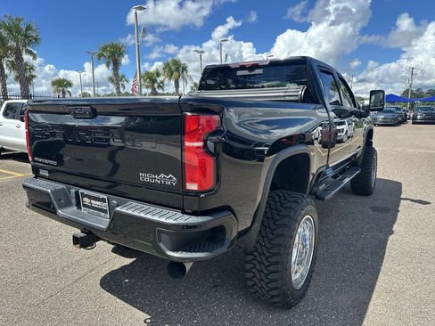 Used 2024 Chevrolet Silverado 2500 High Country w/ Technology Package AWD/4WD image 16