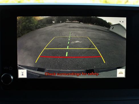 Used 2024 Toyota Tacoma SR image 29