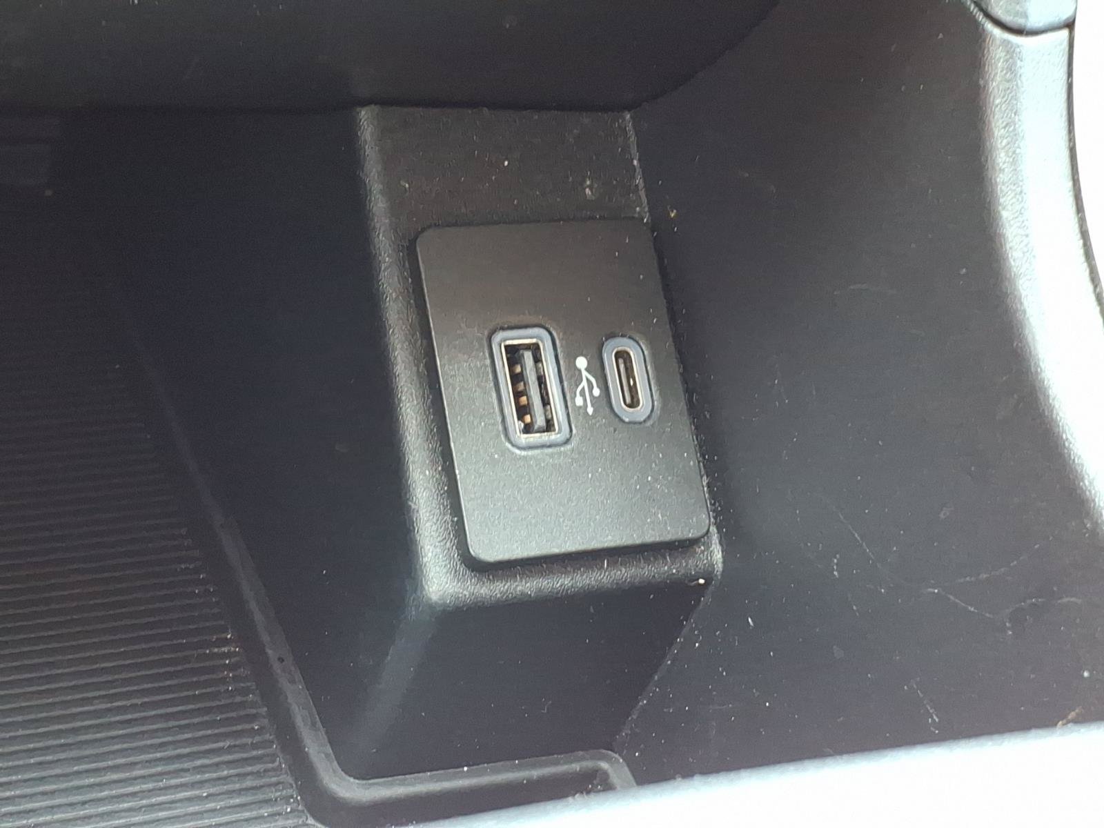 Used 2022 Ford Edge SEL AWD/4WD image 19