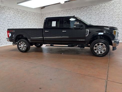 Used 2019 Ford F350 Lariat w/ Chrome Package image 8