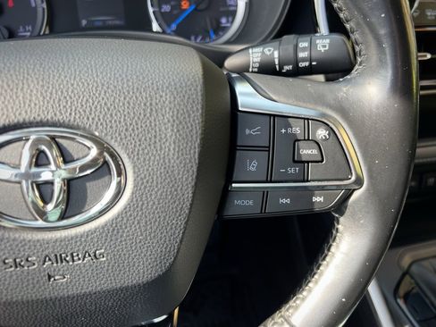 Used 2021 Toyota Highlander LE image 53
