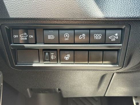 Used 2022 Toyota Tundra SR5 w/ TRD Off-Road Premium Package AWD/4WD image 33