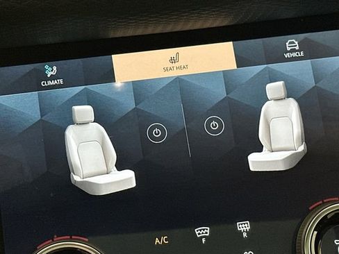 Used 2023 Land Rover Range Rover Evoque R-Dynamic S image 18