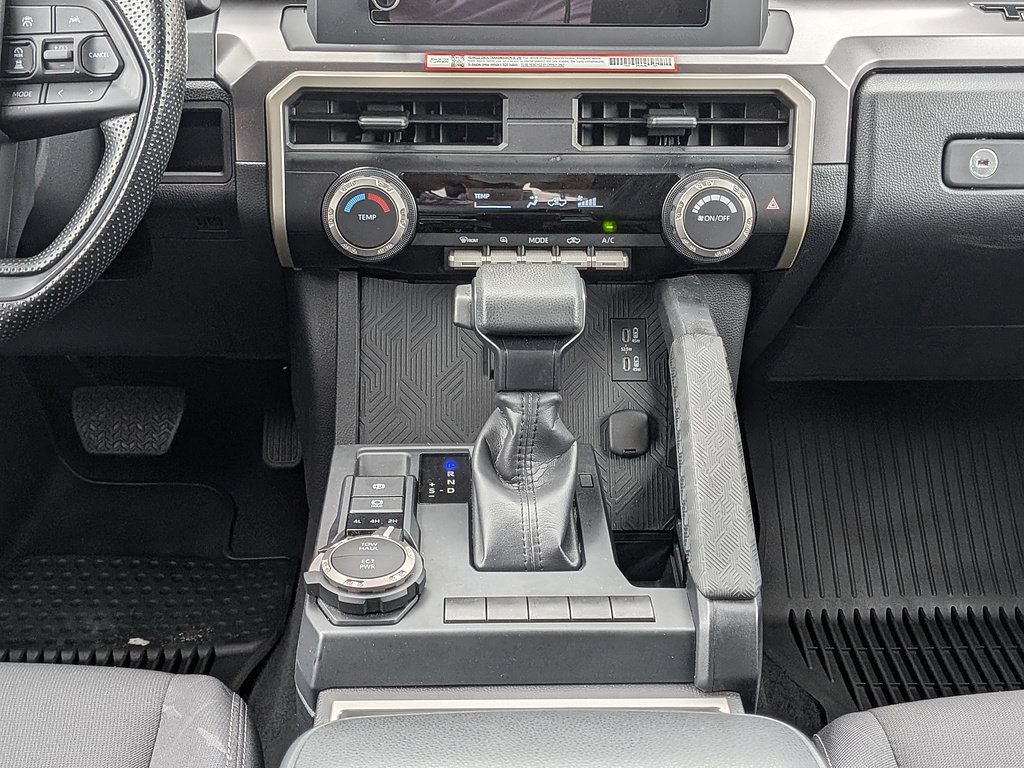 Used 2025 Toyota Tacoma SR5 AWD/4WD image 18