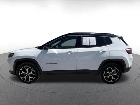 Used 2025 Jeep Compass Limited AWD/4WD image 9