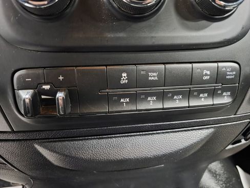 Used 2015 RAM 3500 Tradesman w/ Chrome Appearance Group AWD/4WD image 14